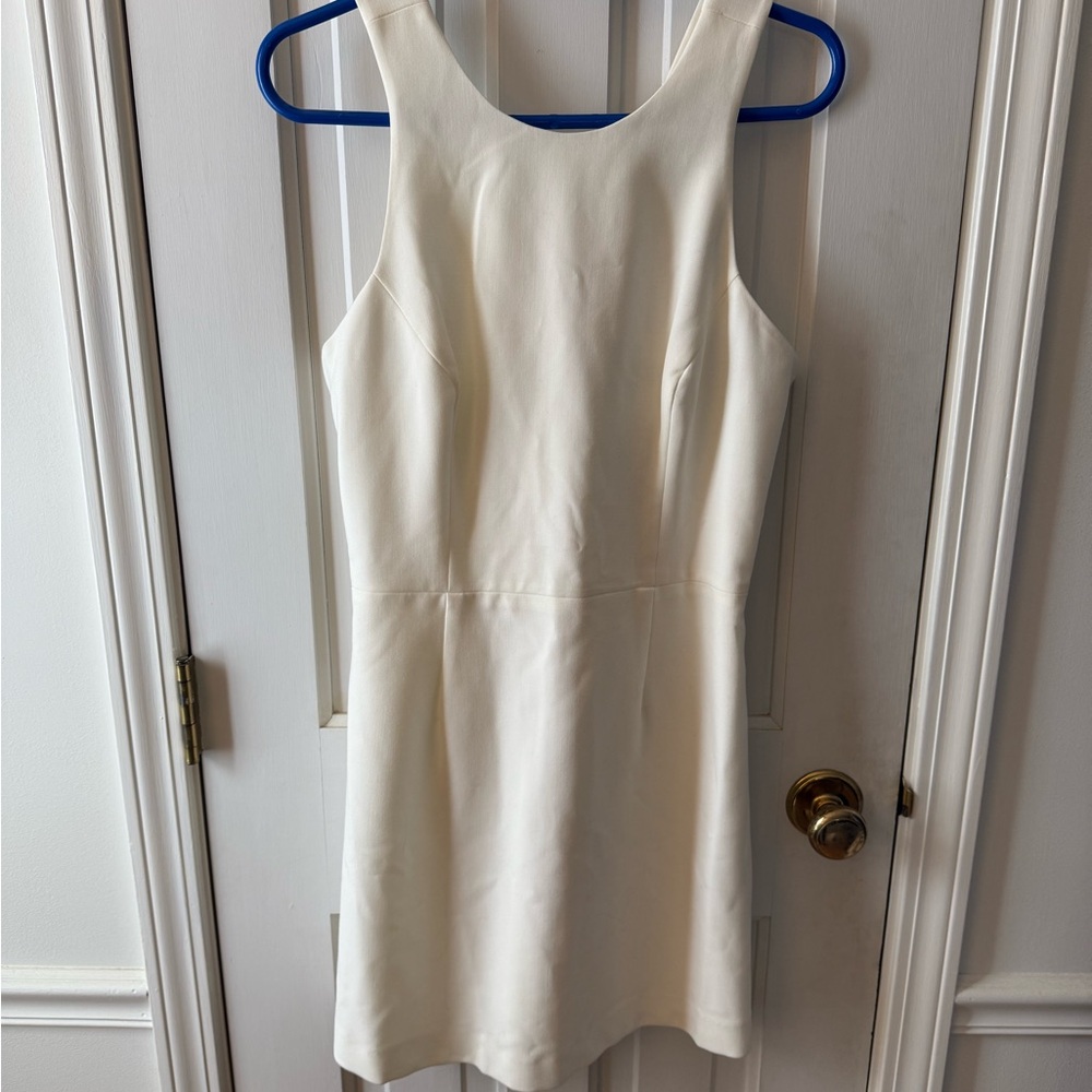 Elegant White Sleeveless Dress
